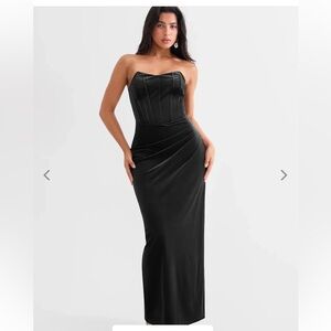 Elegant Strapless Black Evening Dress with shapewear